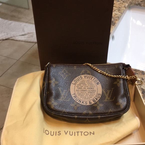 Louis Vuitton Handbags - ONE DAY ONLY SALE Louis Vuitton T&B Mini Clutch